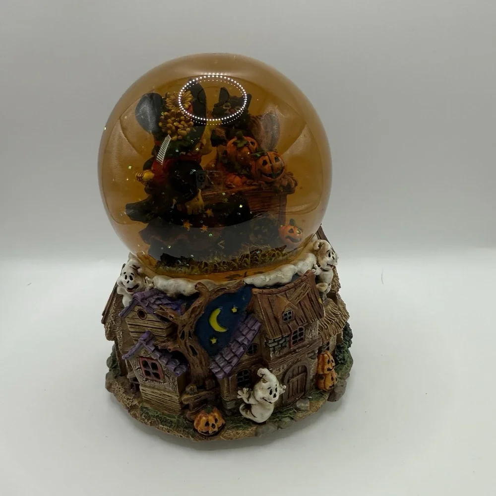 Halloween Witch Water Globe, Spooky Ghosts ,Retro Vintage Style Pumpkins